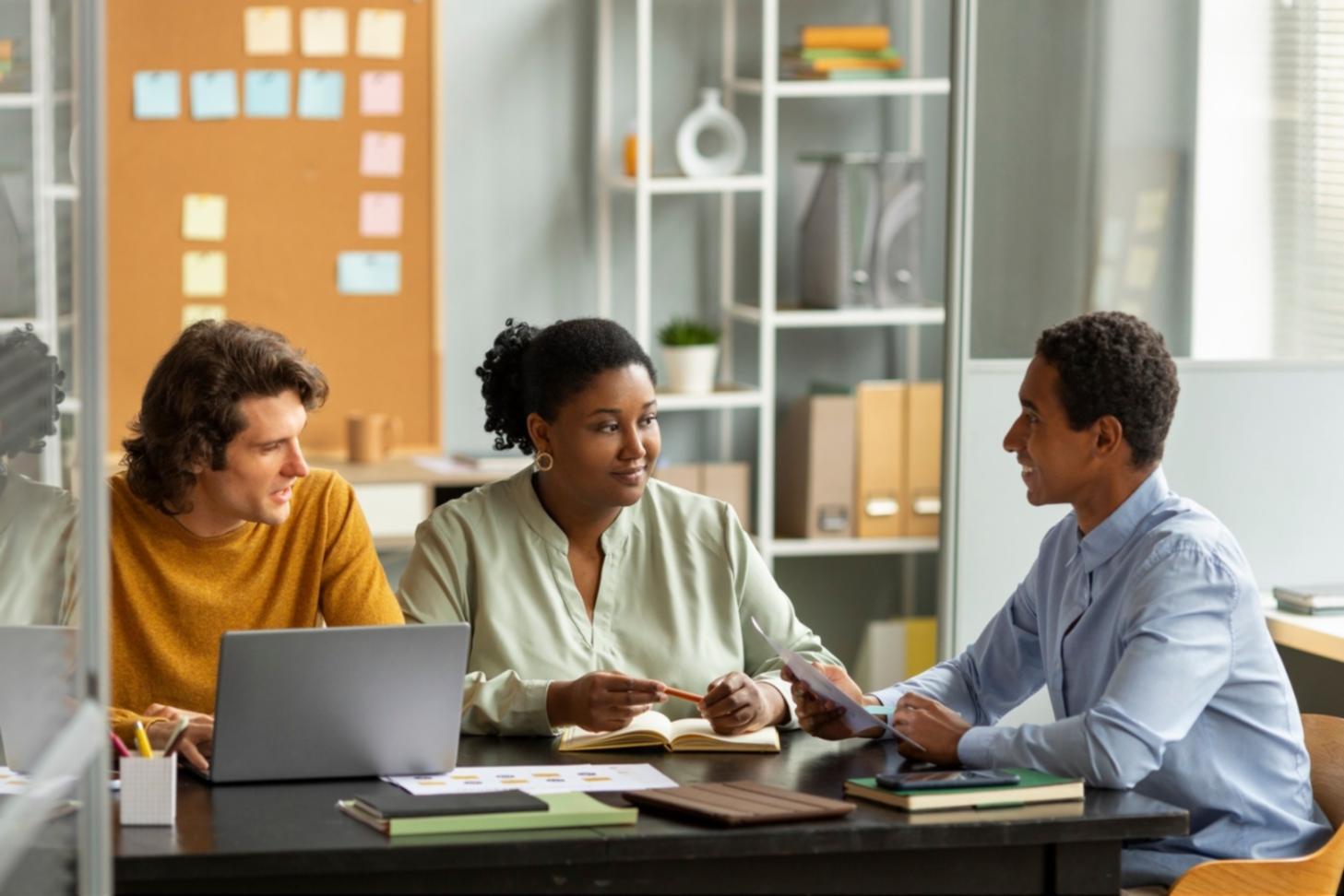 Moderne Handelsplattform mit Charts und Analysewerkzeugen